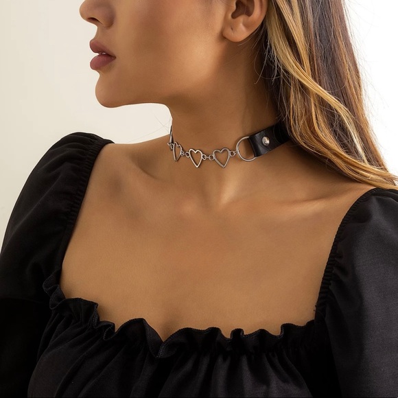 Heart Choker Necklace - Picture 3 of 11